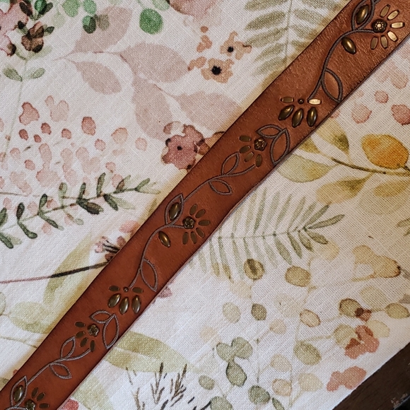Fossil Embossed Floral Leather Belt - Picture 8 of 9